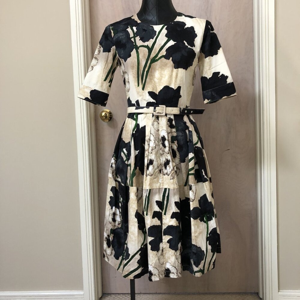 Samantha Sung Knee-Length Floral Dress Size 4